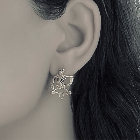 “Heel Clicking Skeleton” Bell Kick Leprechaun Jump Gold Funny Cutesy Gothic Stud - Picture 2 of 7